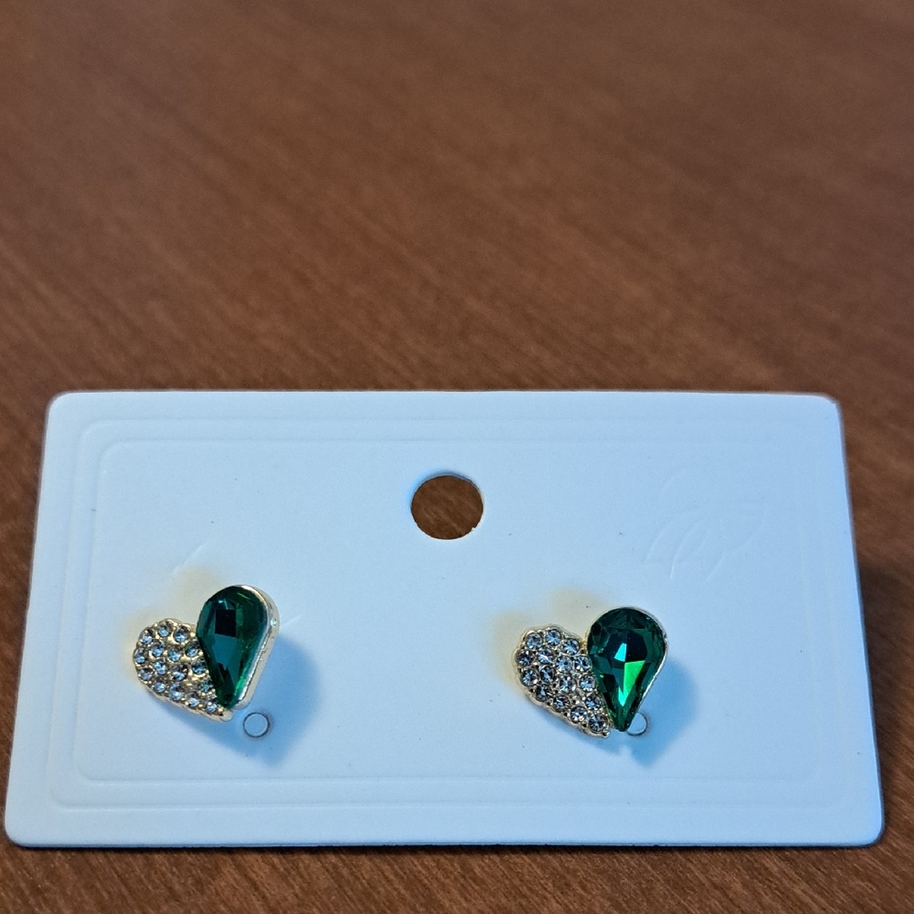 FLASH SALE Elegant Green Heart Earrings/ BUNDLE ONLY